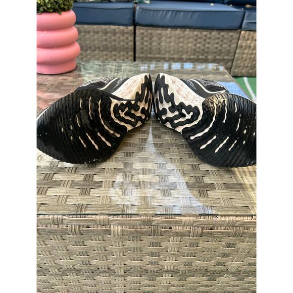 Nike React Infinity Run Flyknit 2 Black White Sneaker - Picture 7 of 8